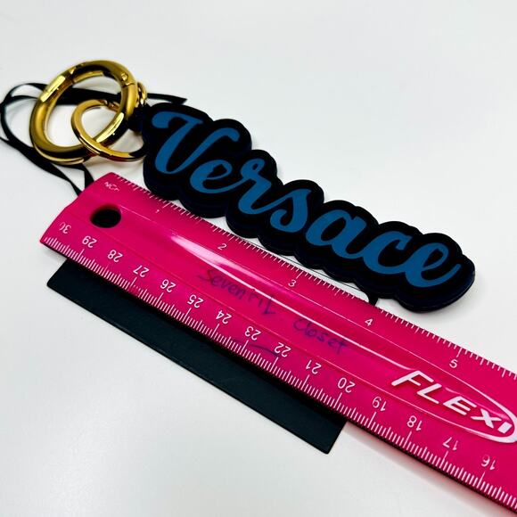 Versace Unisex Key Ring Gold Round Blue Silicone Charm Logo Key Chain NWT $225 - Picture 7 of 10